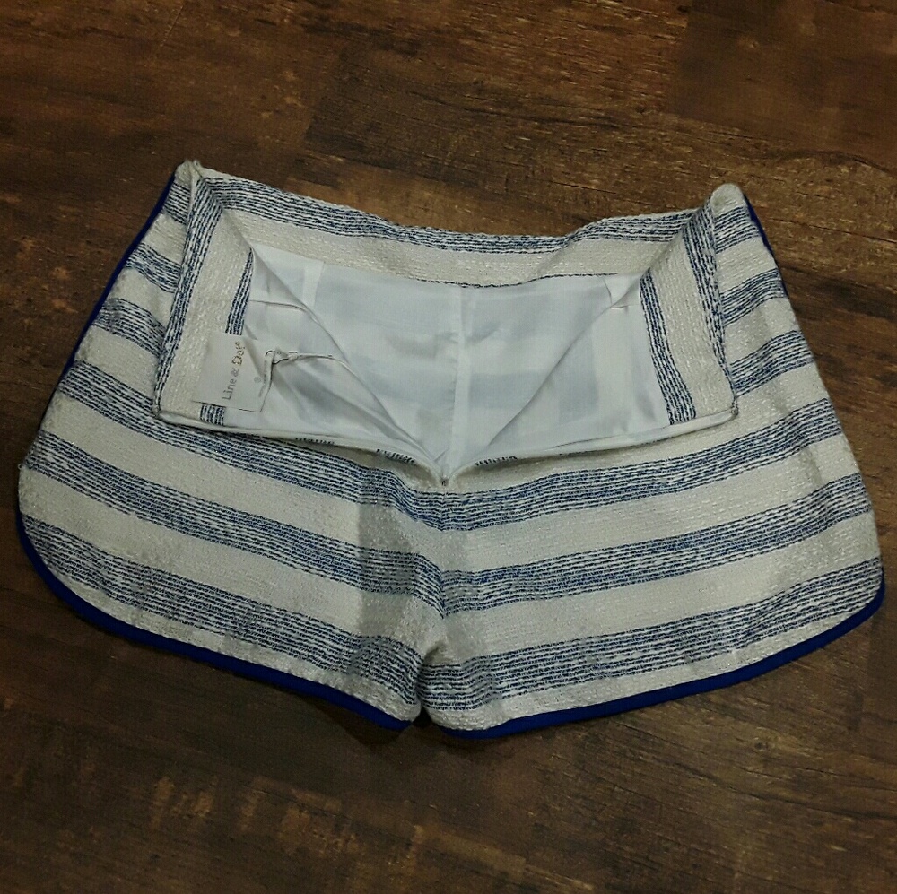 New women Line & Dot blue contrast shorts striped size M